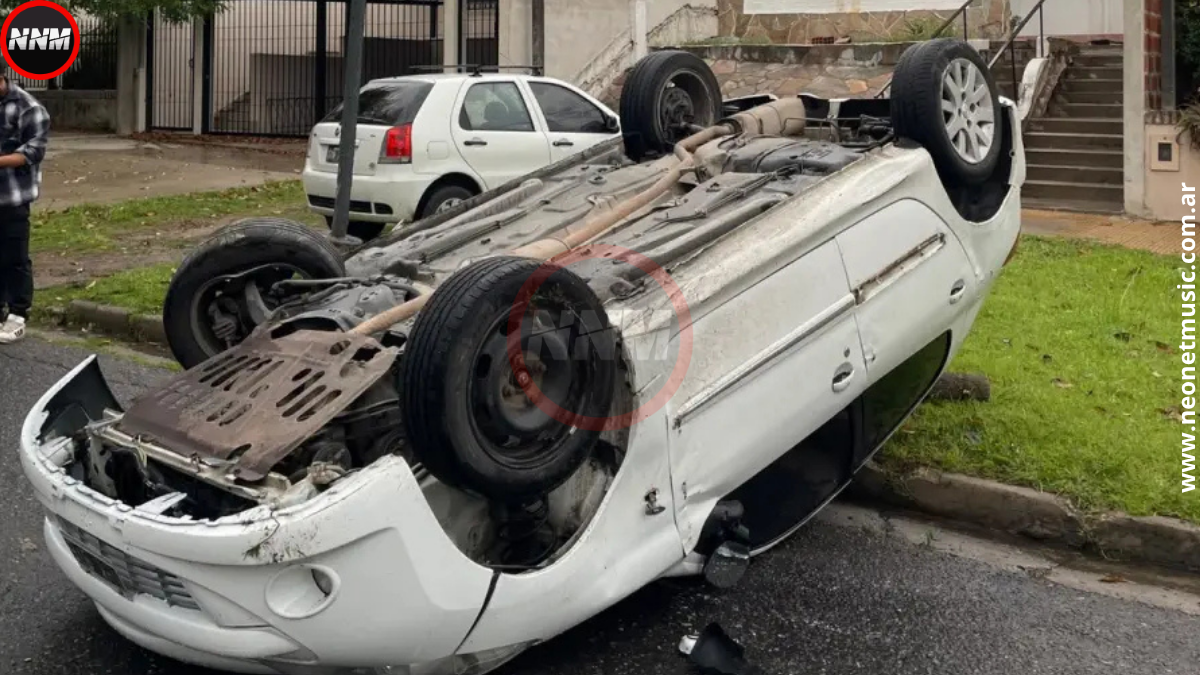 Choque y vuelco en Paraná