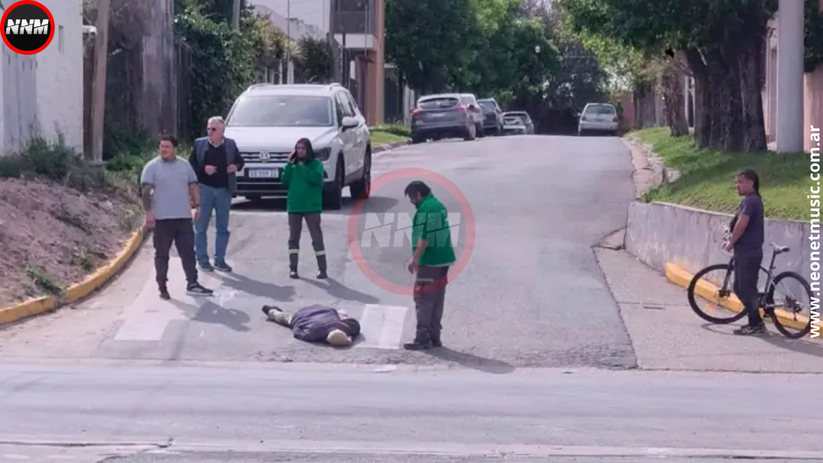 Paraná: casi atropellan a hombre tirado en plena calle
