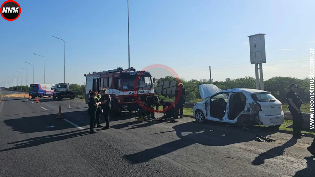 Autopista Rosario-Santa Fe: dos heridos tras un choque entre un auto y un camión